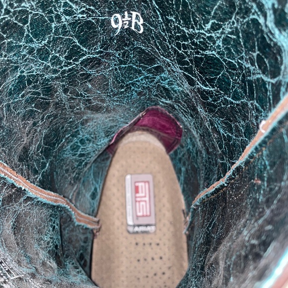 Ariat Dark Brown Boots with Teal Accents - Picture 4 of 8